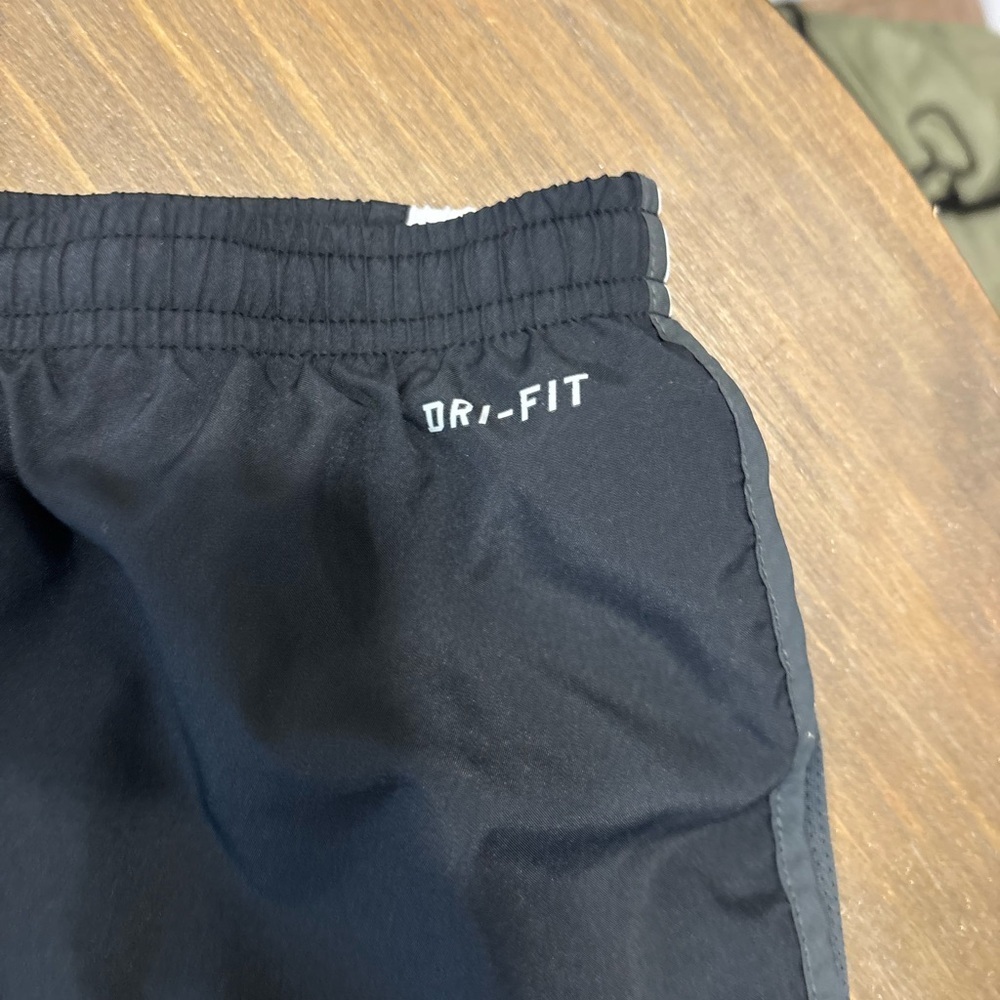 Nike Black Gray and White Sports Shorts Size Small - Picture 2 of 4